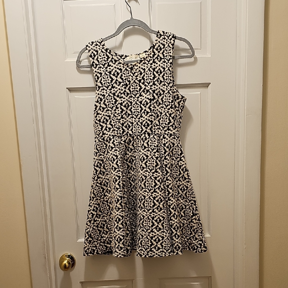 RD Style Monochrome Patterned Top